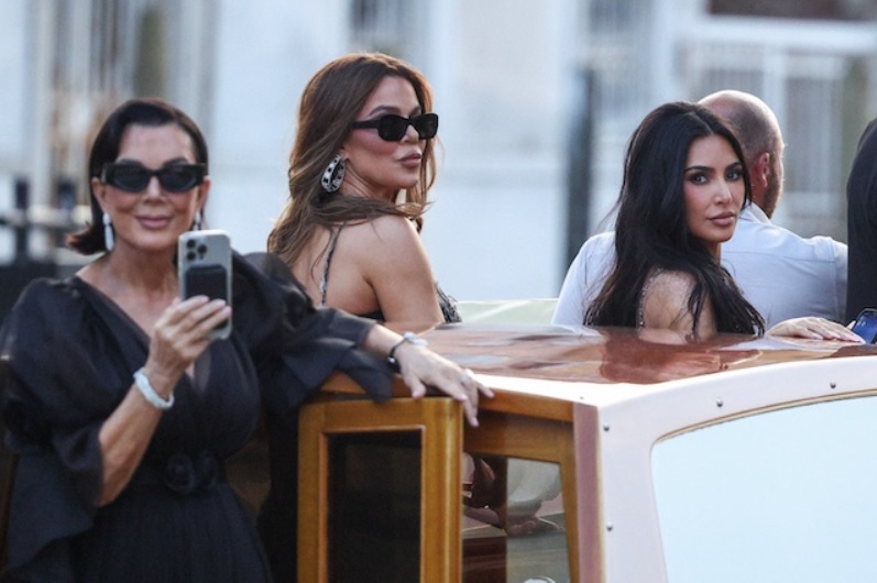 Jet set, yachts et palais vénitiens : Jeff Bezos célèbre son mariage dans un luxe extravagant avec les soeurs Kardashian