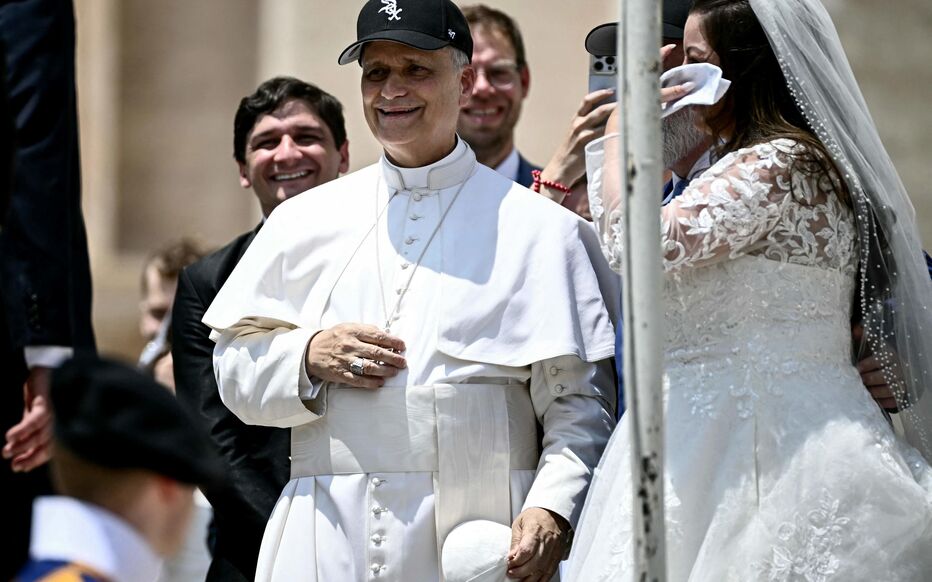 Une casquette des White Sox sur la tête du pape : l’image qui fait le tour du monde