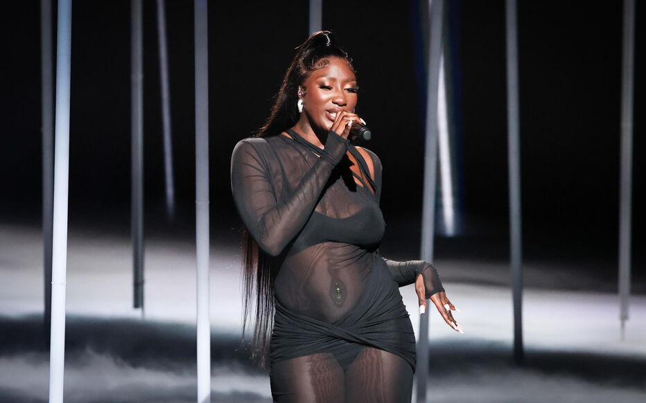 Avec 291 millions d'écoutes, Aya Nakamura dépasse Beyoncé : un record qui secoue la planète musique