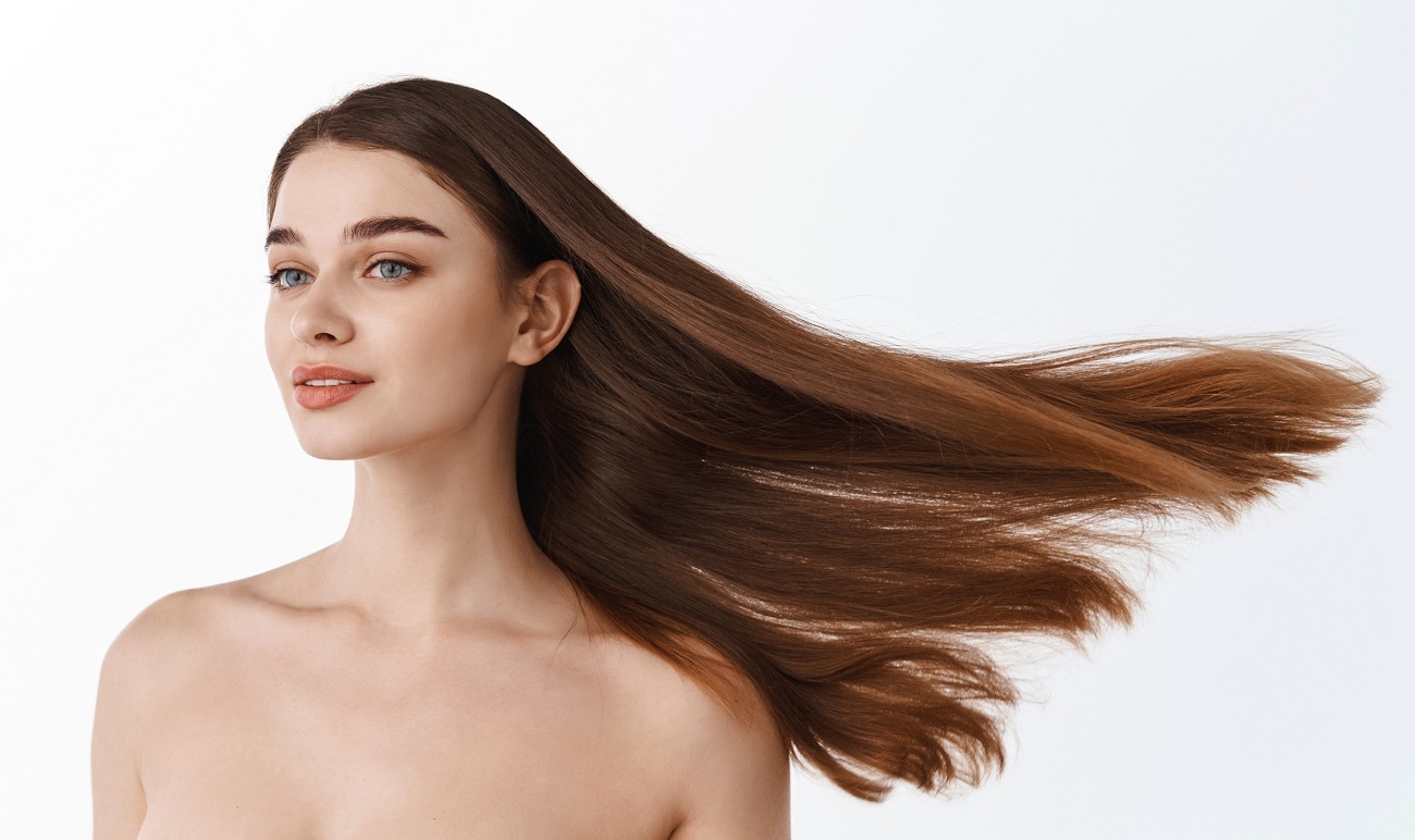 femme-cheveux-longs