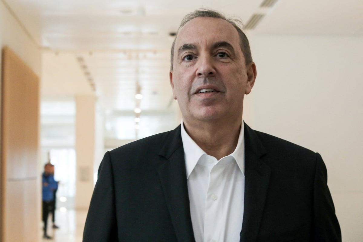 Abdos ou Photoshop ? Jean-Marc Morandini déclenche un fou rire en ligne