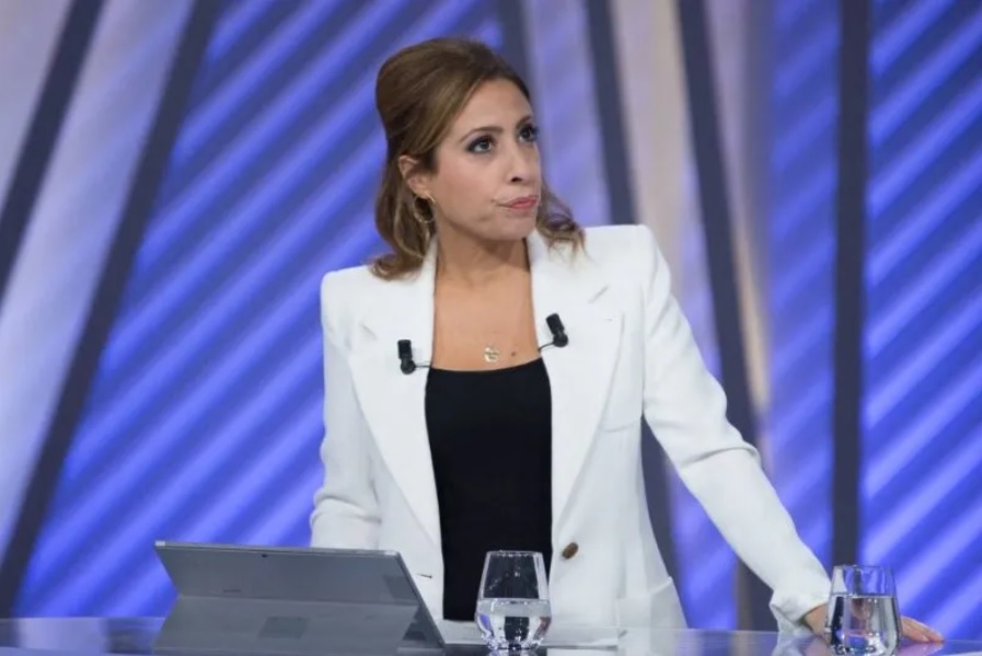 25 000 euros par mois : le salaire de Léa Salamé au JT de France 2 fait réagir jusqu’au RN