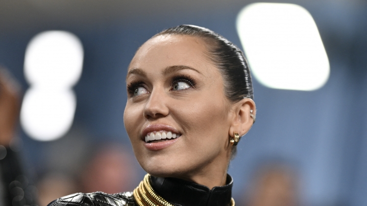 Miley Cyrus annonce une surprise pour les 20 ans de Hannah Montana