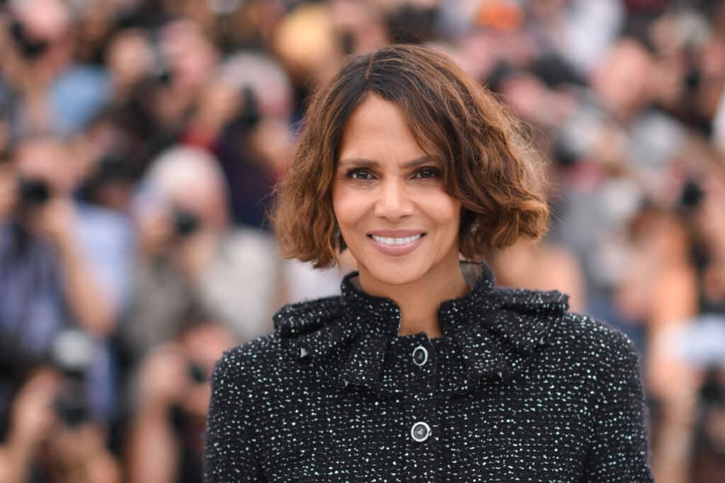 Elle ne cuisinait pas et ne faisait pas le ménage : l'ex-mari de Halle Berry balance sur leur vie de couple 30 ans après