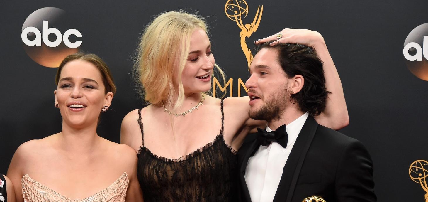 sophie-turner-kit-harington-naussee-scenes-game-of-thrones