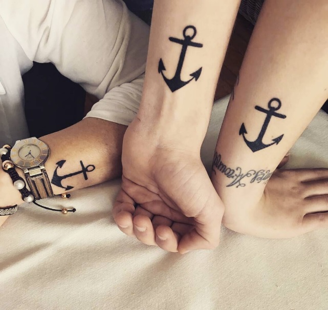 petit-tatouage-ancre-tendance-1