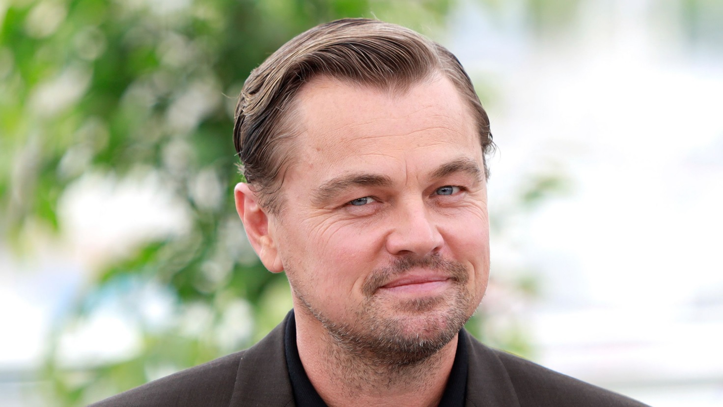 Leonardo DiCaprio accusé d’hypocrisie : ses vacances avec Jeff Bezos enflamment les réseaux