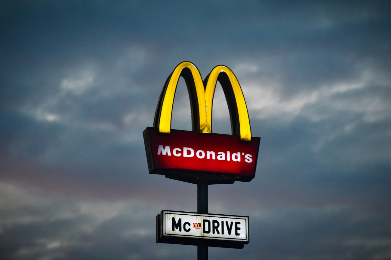Arnaque TikTok : il escroque plusieurs McDonald’s en France et écope de 9 mois de prison