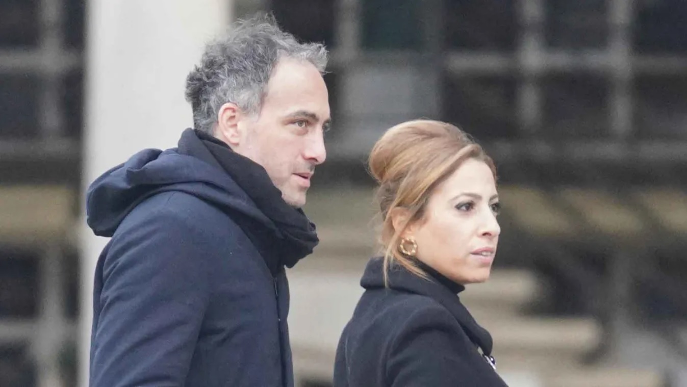 Vacances en Corse pour Léa Salamé et Raphaël Glucksmann : complicité, famille… et préparatifs intenses pour la rentrée