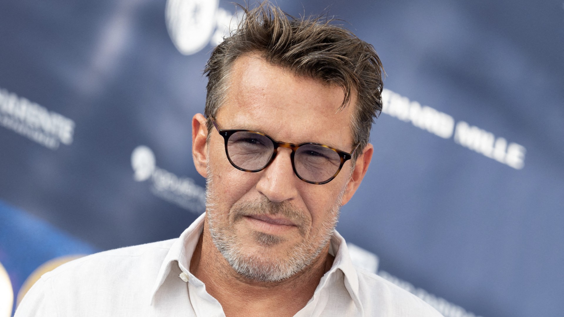 benjamin-castaldi-recale-par-hanouna-galere-financiere-femme-paie