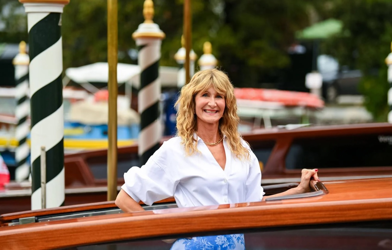 Mostra de Venise 2025 : les images spectaculaires des stars sur le tapis rouge : Laura Dern