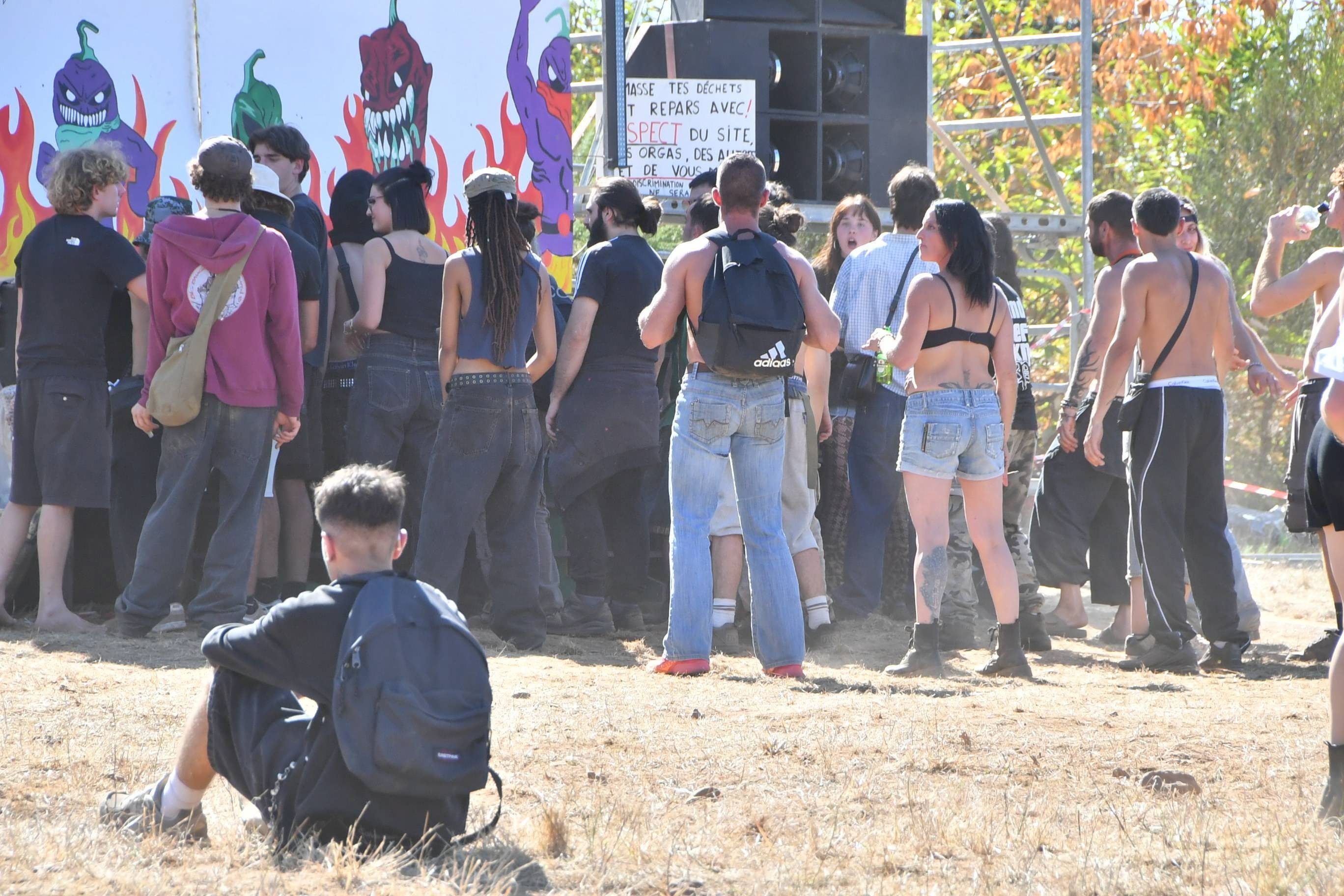 Aude : une rave party rassemble 2 000 personnes sur un site récemment touché par un incendie