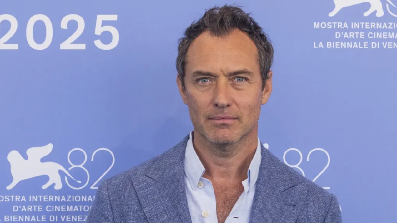 Jude Law se glisse dans la peau de Vladimir Poutine et surprend à la Mostra de Venise