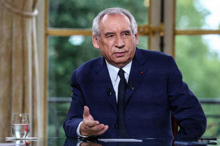 François Bayrou multiplie les consultations avec les partis avant le vote de confiance