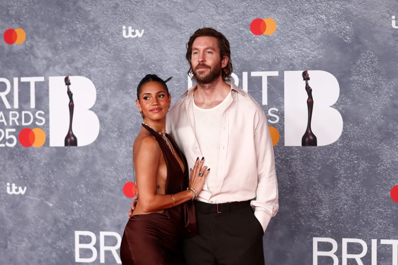 Calvin Harris devient papa… puis part à Ibiza avec David Guetta : ce choix qui fait scandale