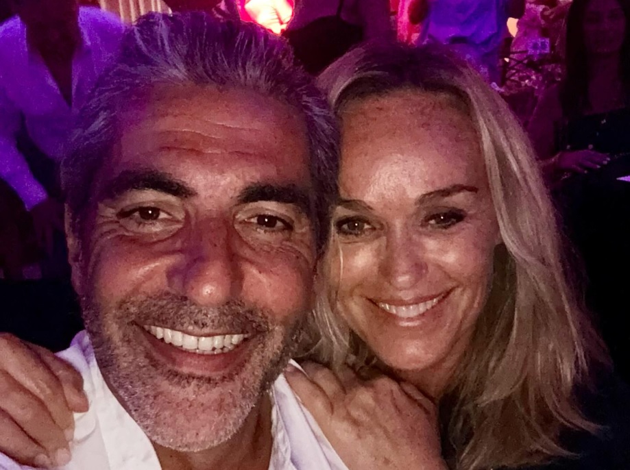 Cécile de Ménibus et Ary Abittan complices à Cannes : la photo déclenche une vague de réactions