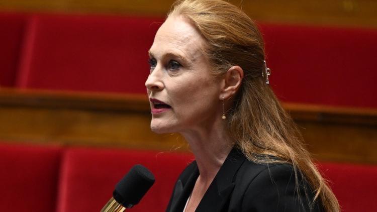 Suppression de deux jours fériés : la réaction ferme de Violette Spillebout