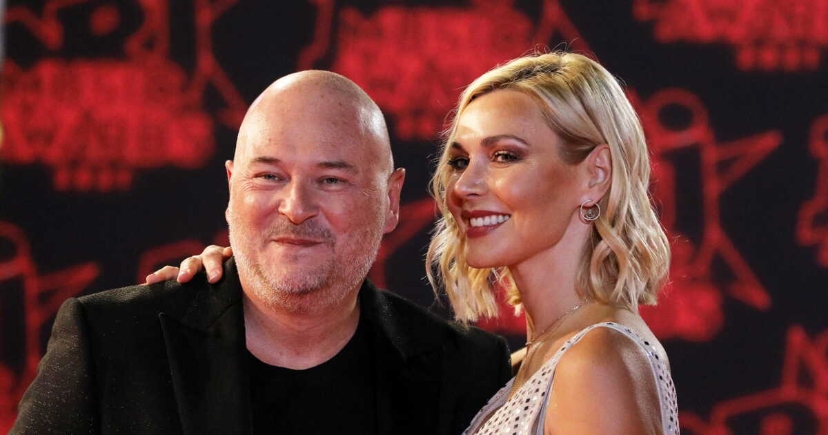 Après la tempête, Cauet annonce ses fiançailles avec Nathalie : Elle a dit oui