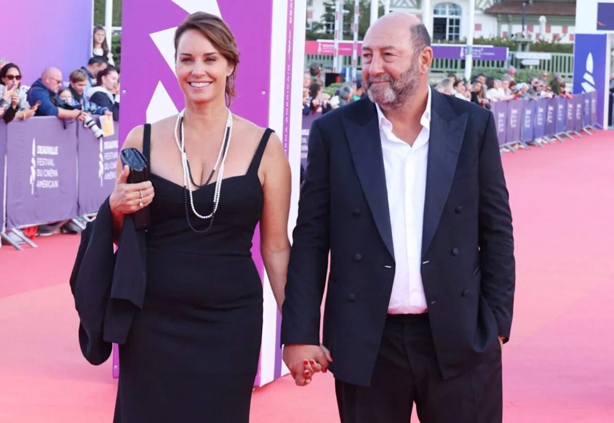 Julia Vignali et Kad Merad amoureux : main dans la main, ils illuminent le Festival de Deauville