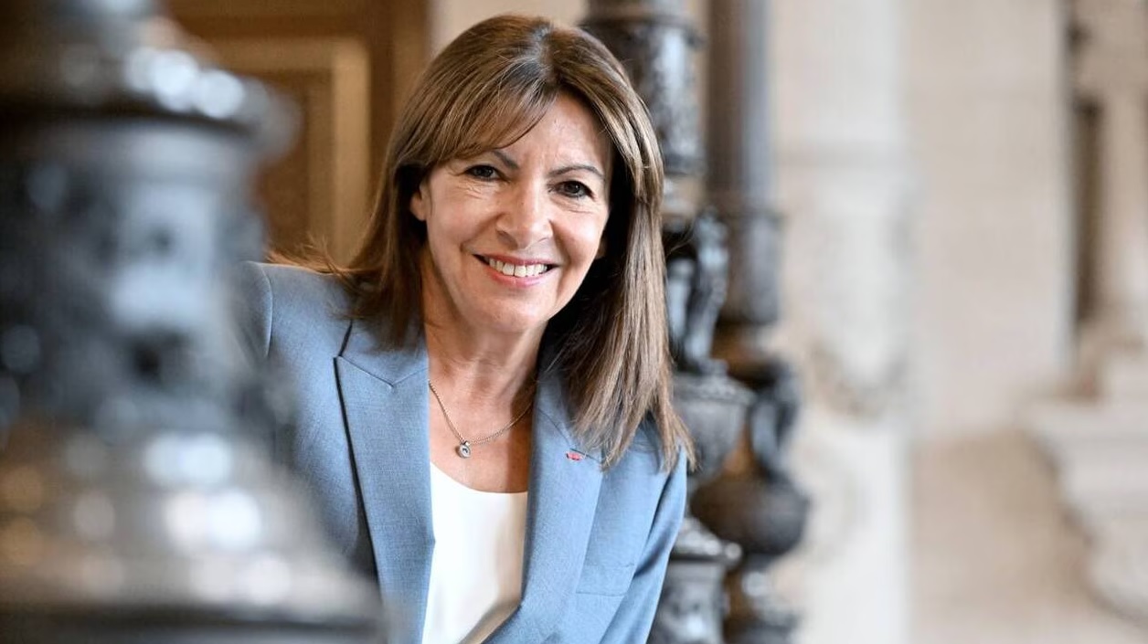 Robes Dior, voyages et polémique : Anne Hidalgo épinglée pour ses frais de représentation jugés excessifs
