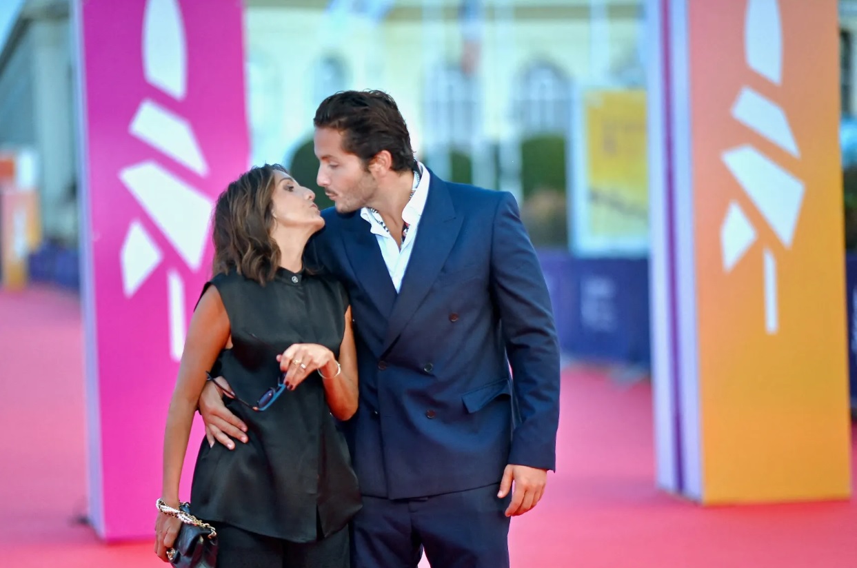 Gigolo et cougar : Florence Foresti et Alexandre Kominek dérangent avec leur différence d'âge, les haters se lâchent