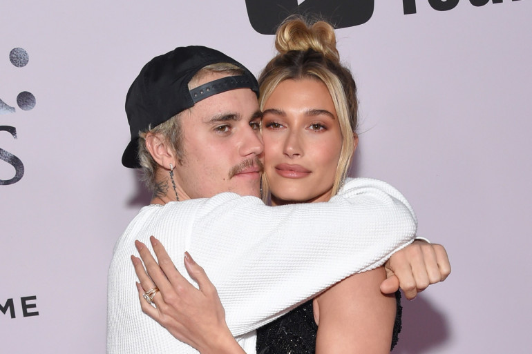 Chirurgie ratée, lèvres déformées : pourquoi les photos de Hailey Bieber sortant d'une clinique esthétique font le buzz