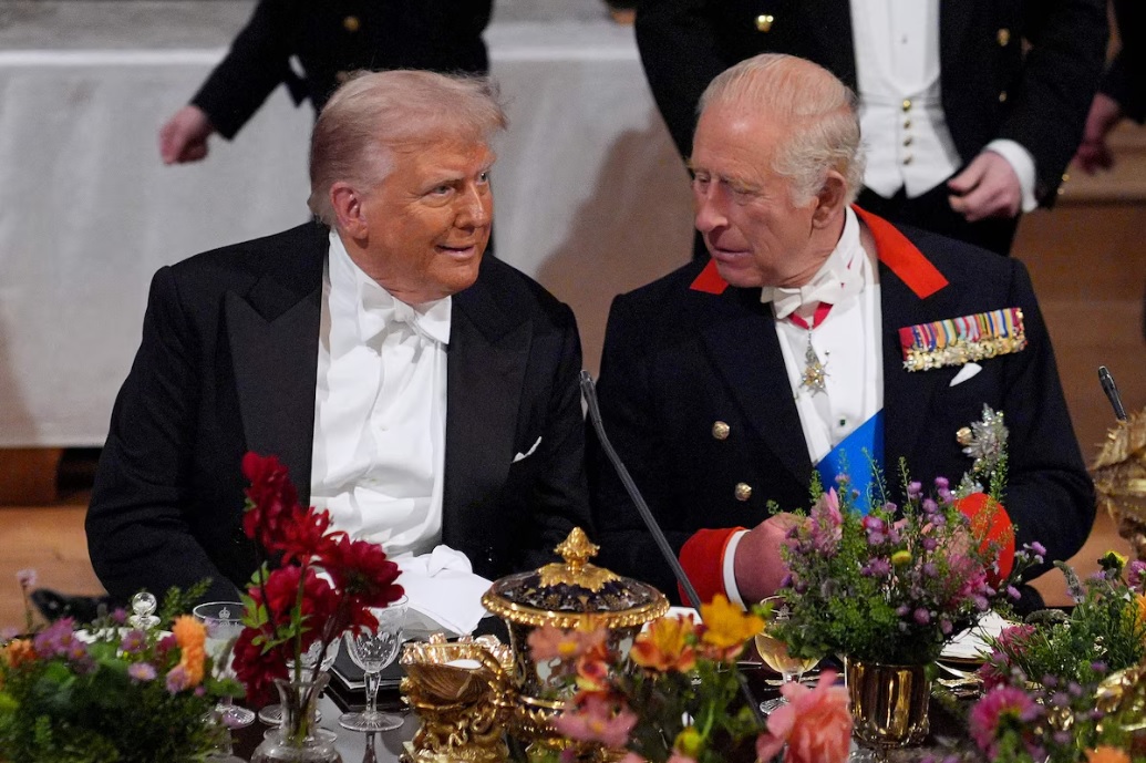 Charles III salue l’engagement personnel de Donald Trump pour résoudre certains des conflits les plus insolubles au monde malgré la contestation