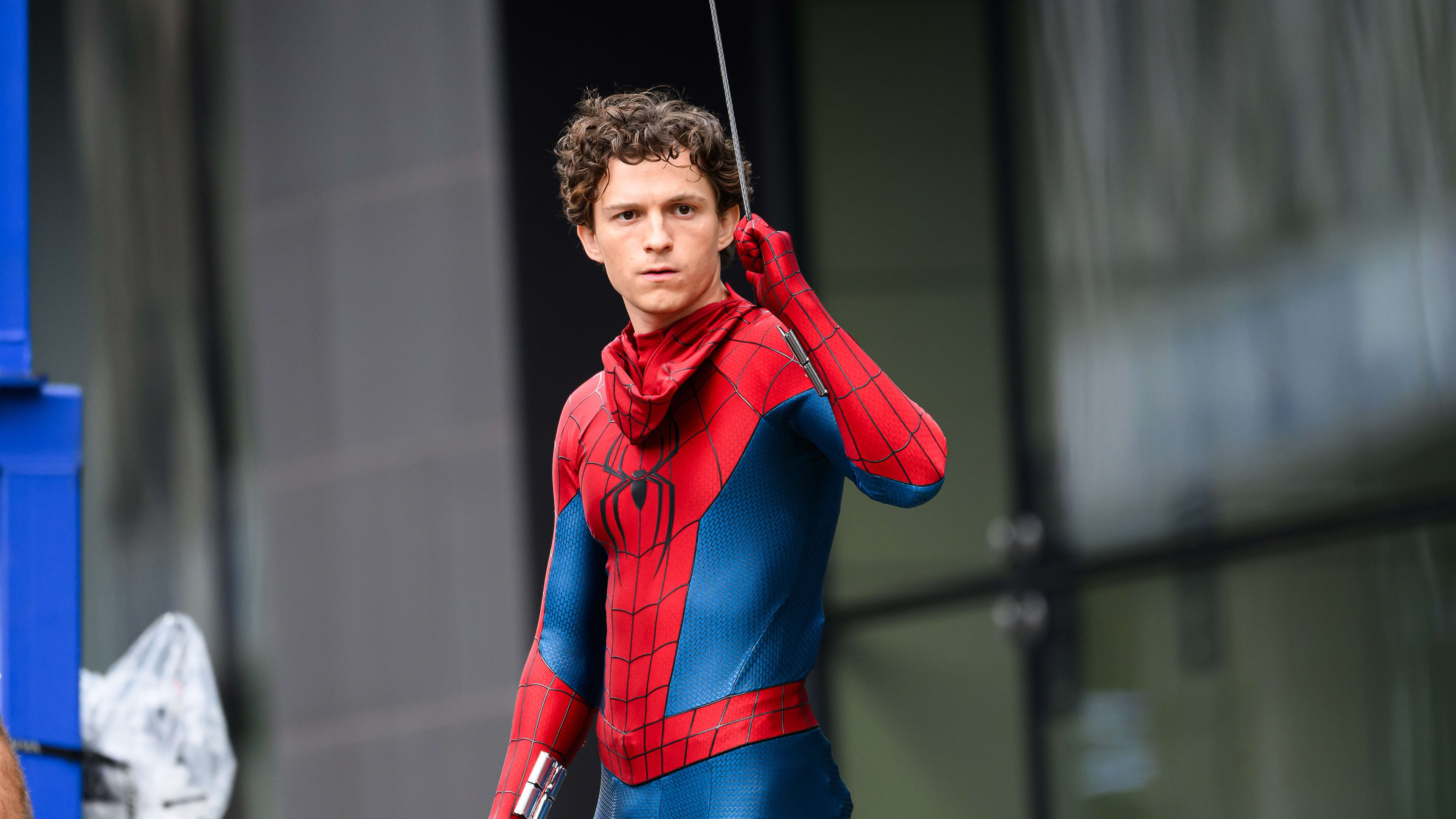 Blessure sur le tournage de Spider-Man : Tom Holland hospitalisé en urgence après une chute