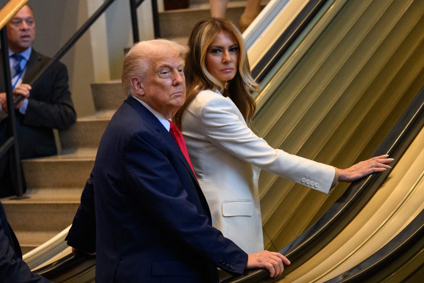 Donald Trump furieux après un escalator bloqué qui a stoppé net sa montée avec Melania à l’ONU