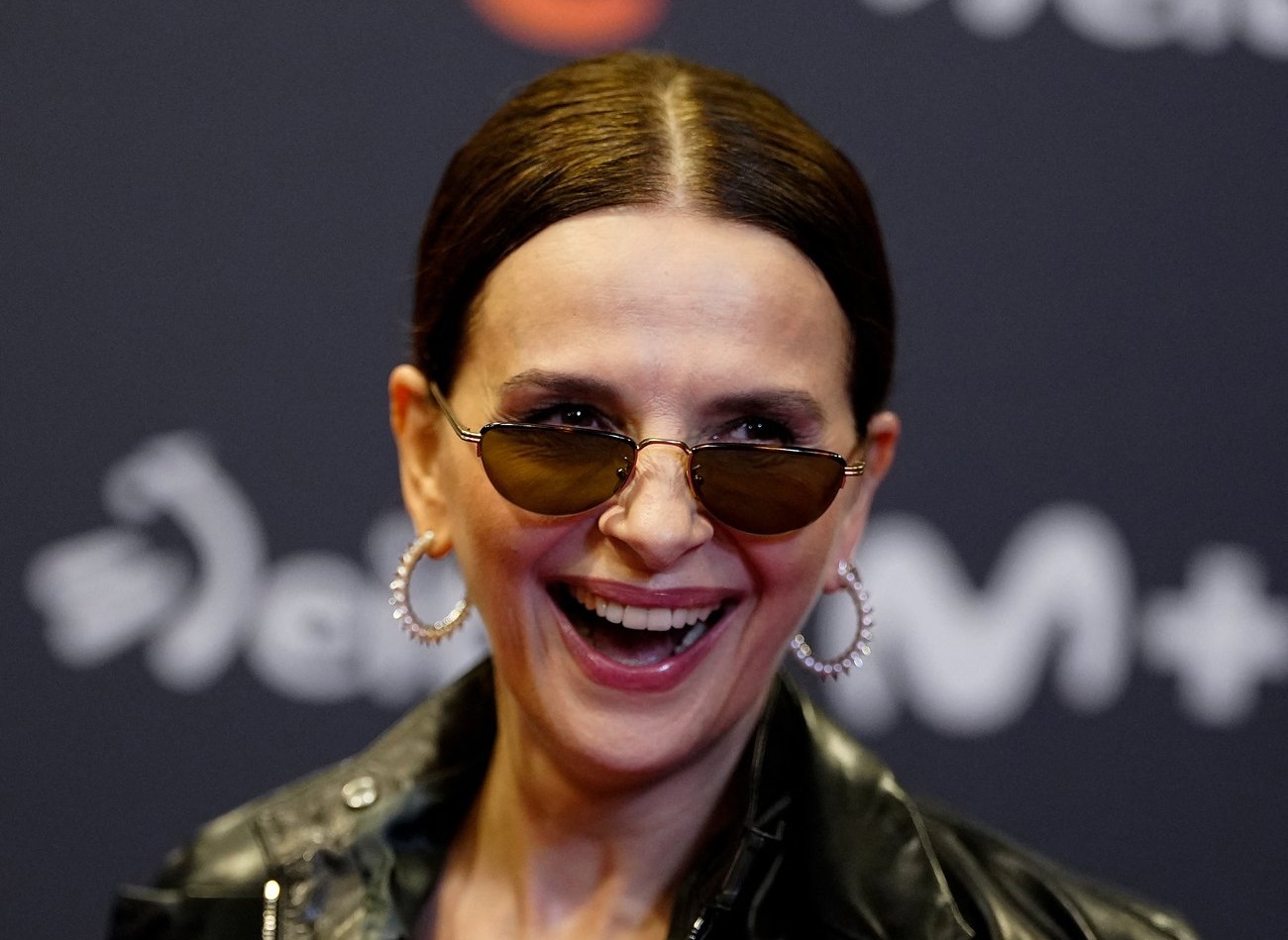 Juliette Binoche incroyablement sexy : son look Matrix a électrisé le Festival de Saint-Sébastien