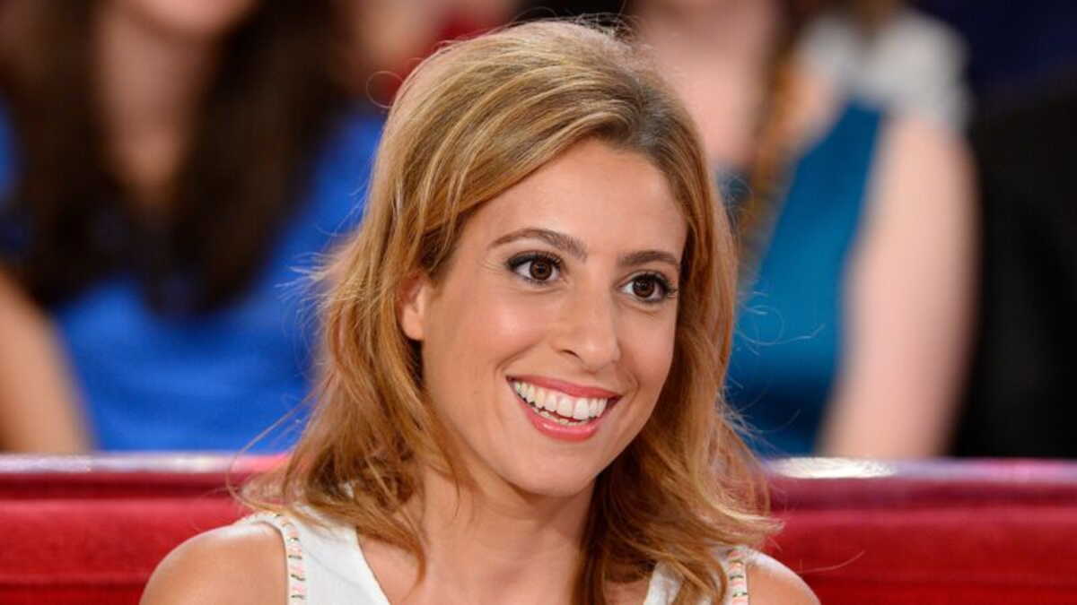 Léa Salamé : Des cheveux de m****, les consignes étonnantes que France 2 lui a imposées sur son look pour le 20h