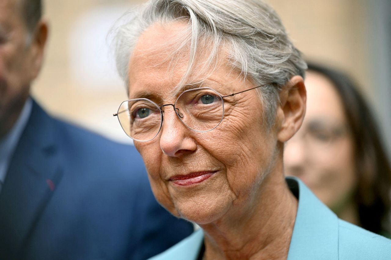 Élisabeth Borne crée la surprise avec une proposition choc pour sortir de la crise