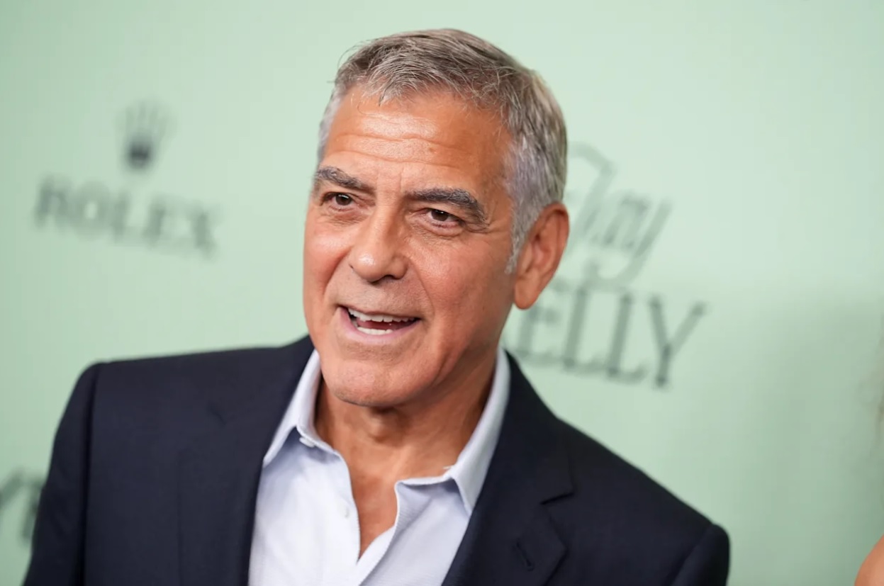 En France, ils se fichent complètement de la célébrité : George Clooney révèle pourquoi il a choisi d’élever ses enfants en France, loin d’Hollywood