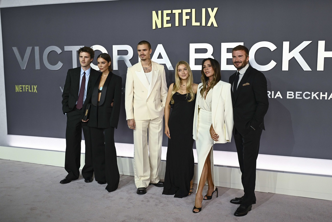 Victoria Beckham entourée de sa famille et des Spice Girls pour son documentaire Netflix