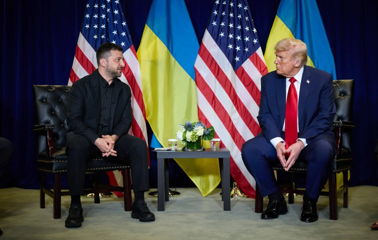 Donald Trump menace Vladimir Poutine avant de recevoir Volodymyr Zelensky à la Maison Blanche ce vendredi