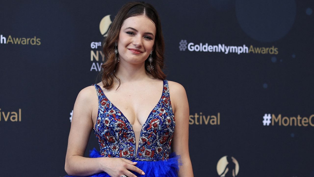 J’ai bien conscience que mes débuts... : Elsa Bois critiquée dans Ici tout commence, la danseuse se confie avec émotion