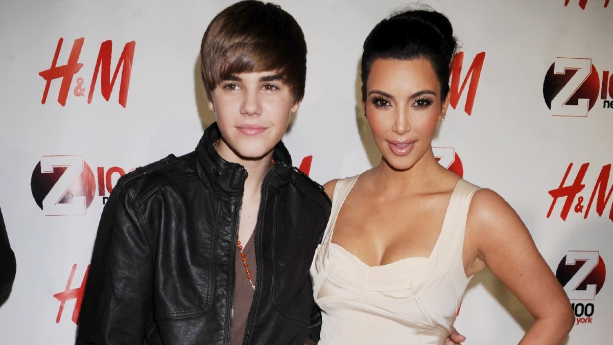 C’était gênant : Kim Kardashian se confie sur sa séance photo polémique avec Justin Bieber quand il était mineur