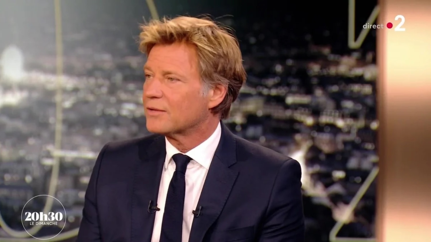Macron, rentre chez toi !, malaise au 20h de France 2 : Laurent Delahousse obligé de couper un duplex depuis Tel-Aviv