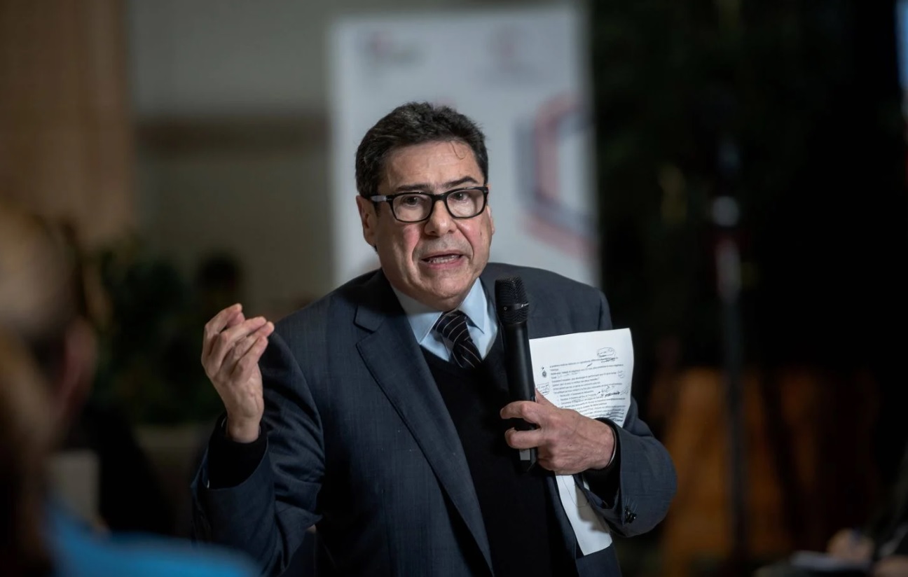 Philippe Aghion : le prix Nobel d’économie et ex-conseiller de Macron appelle à « stopper » la réforme des retraites jusqu’à la présidentielle