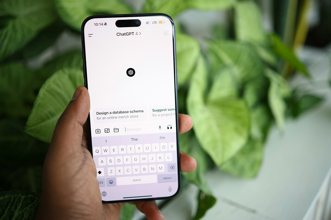 OpenAI assouplit ses règles : les conversations érotiques bientôt autorisées pour les adultes sur ChatGPT
