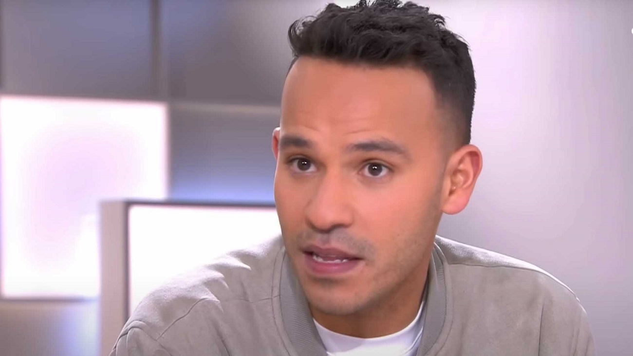 Je suis très ému… : Faustine Bollaert fait fondre Mohamed Bouhafsi en larmes dans Les Enfants de la télé