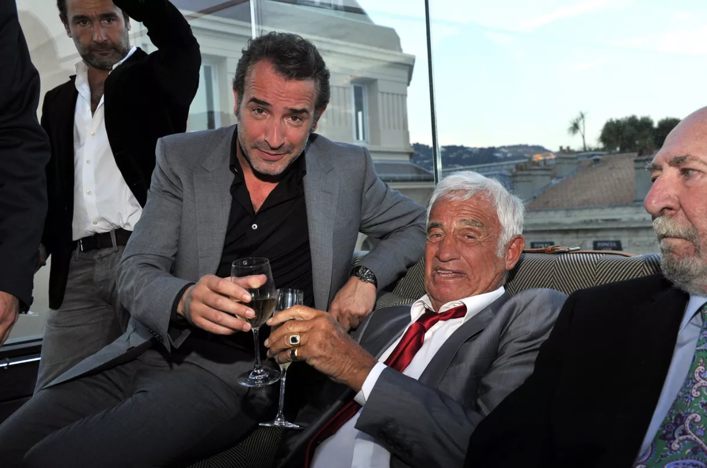 Jean Dujardin se confie avec émotion sur sa dernière soirée avec Jean-Paul Belmondo