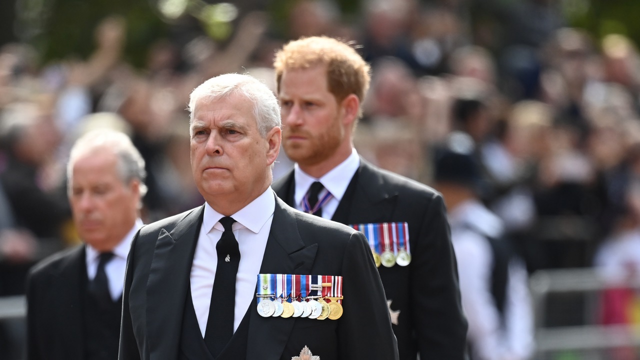 Prince Andrew poussé vers la sortie : Charles III veut que son frère Andrew quitte le Royal Lodge