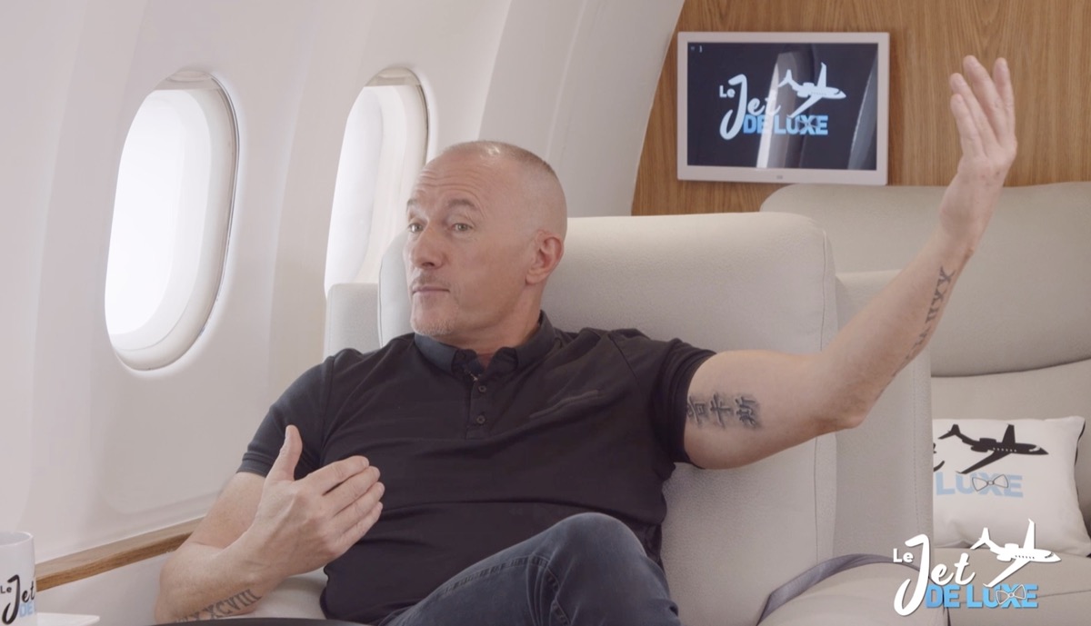 Je vais te défroquer ! : Pascal Soetens explose de colère chez Jordan de Luxe et menace physiquement l’animateur