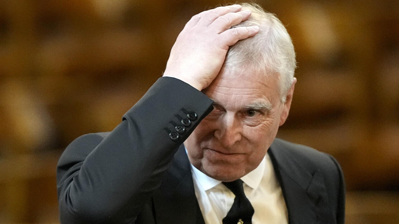 Prince Andrew : privé de ses titres, il touchera pourtant une somme colossale, et c'est bien plus que vous ne le pensez !
