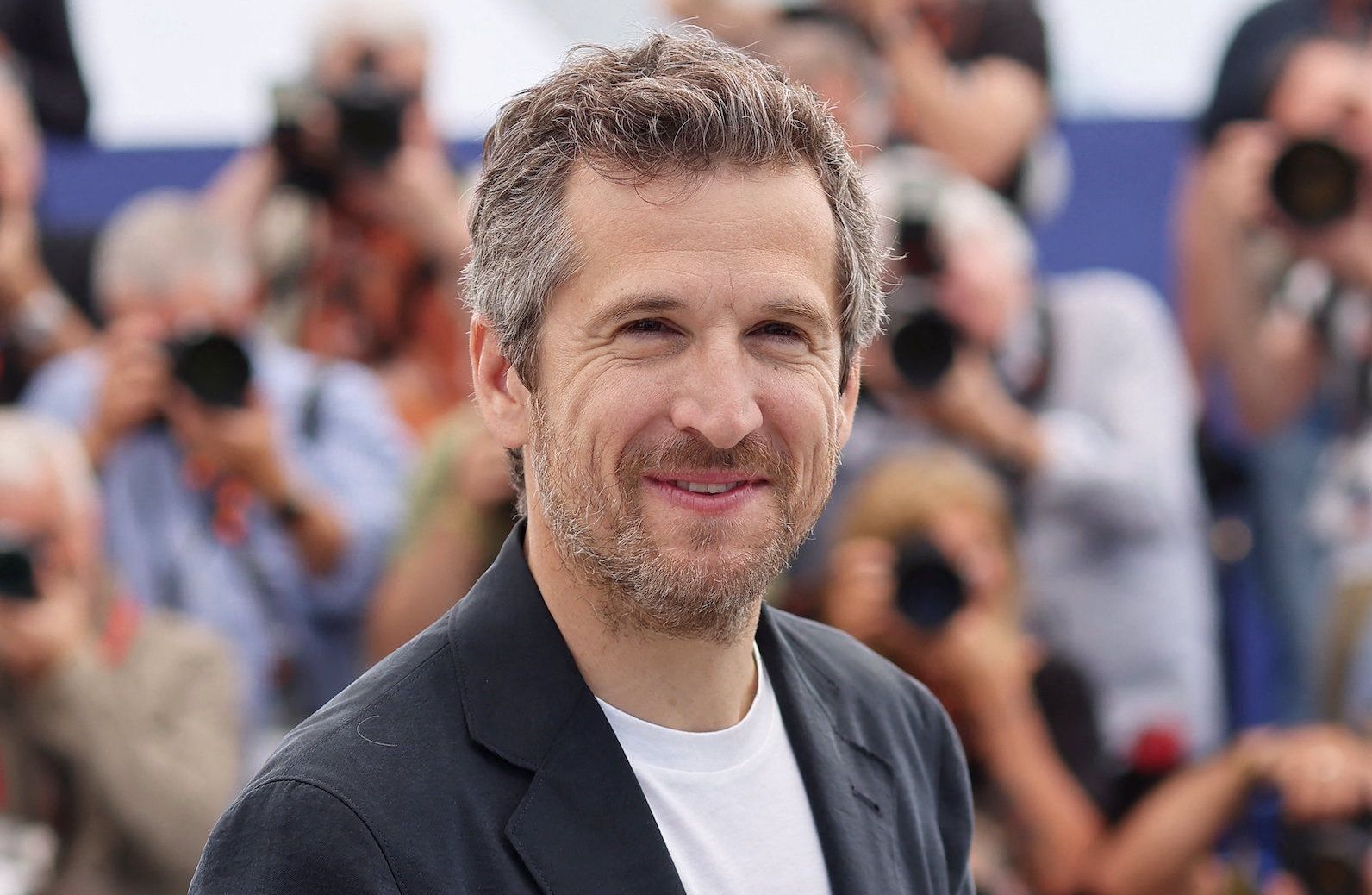 Guillaume Canet affiche un sourire éclatant cinq mois après sa rupture avec Marion Cotillard