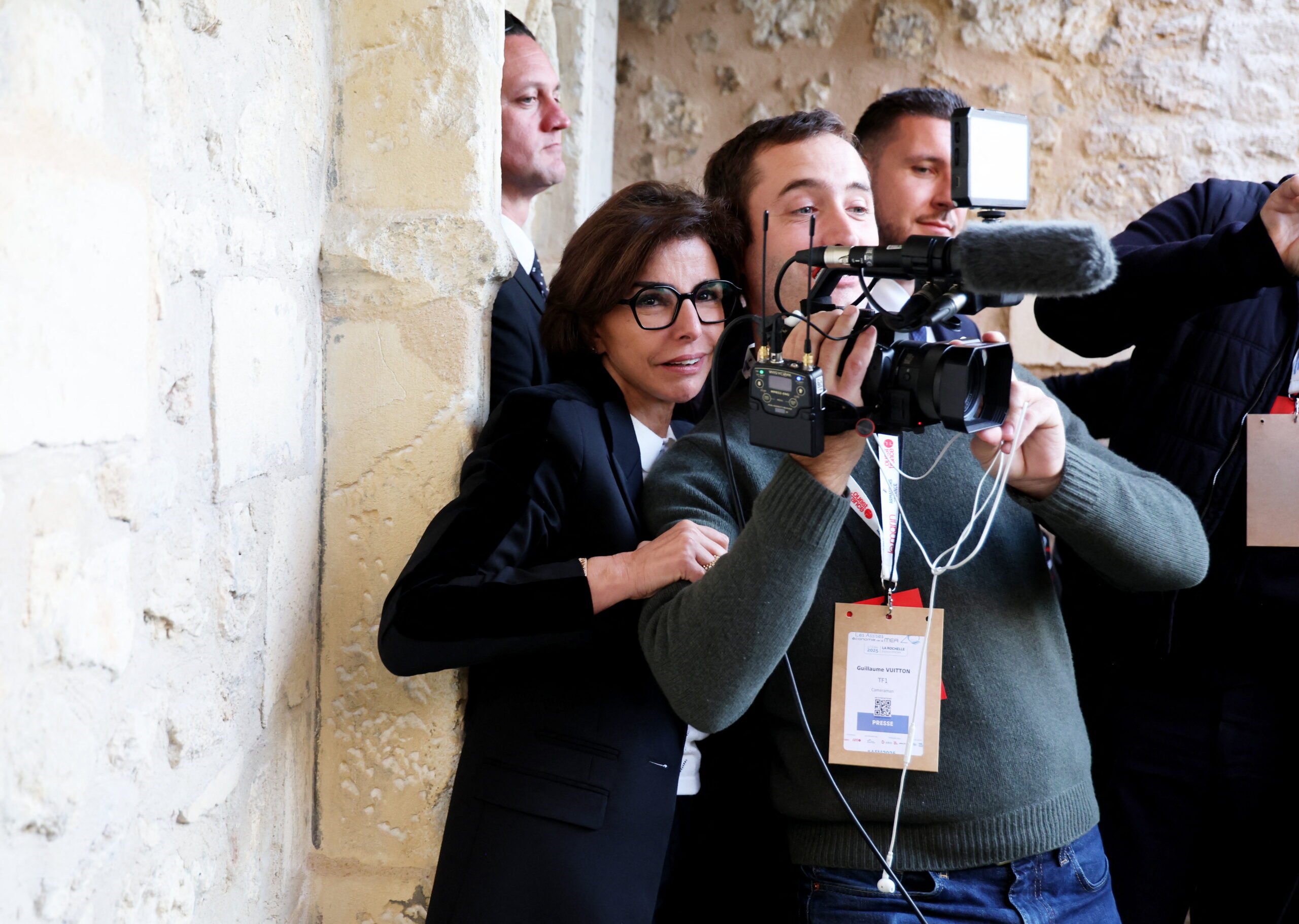 rachida-dati-caméraman-rochefort-photos-proximite-ministre-culture-2