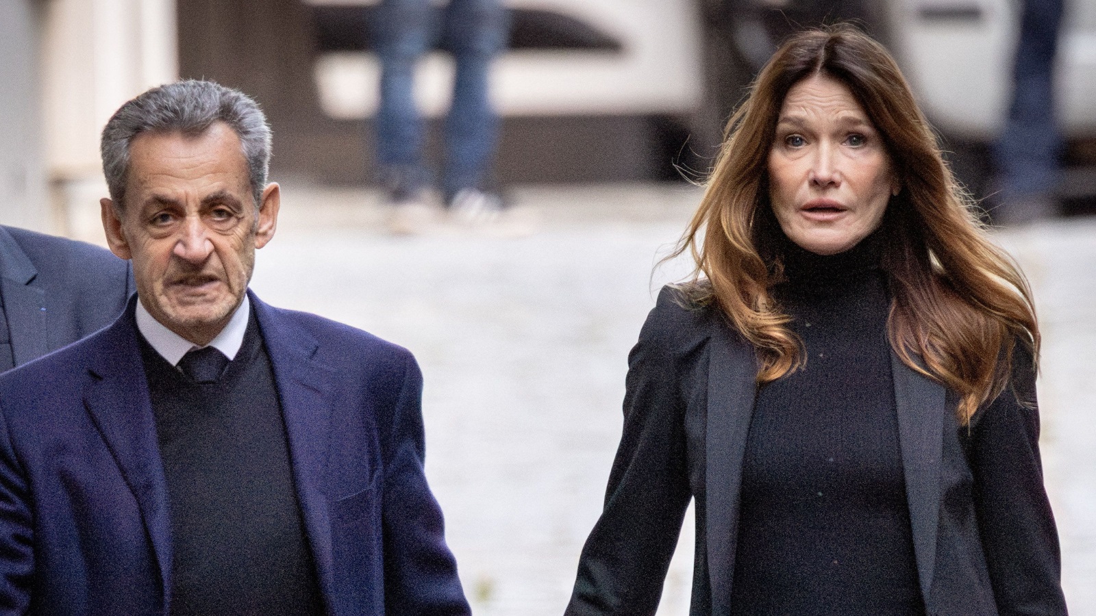 Carla Bruni : Shut up Mouchard !, sa réaction inattendue face à un célèbre journaliste après une pique visant Nicolas Sarkozy