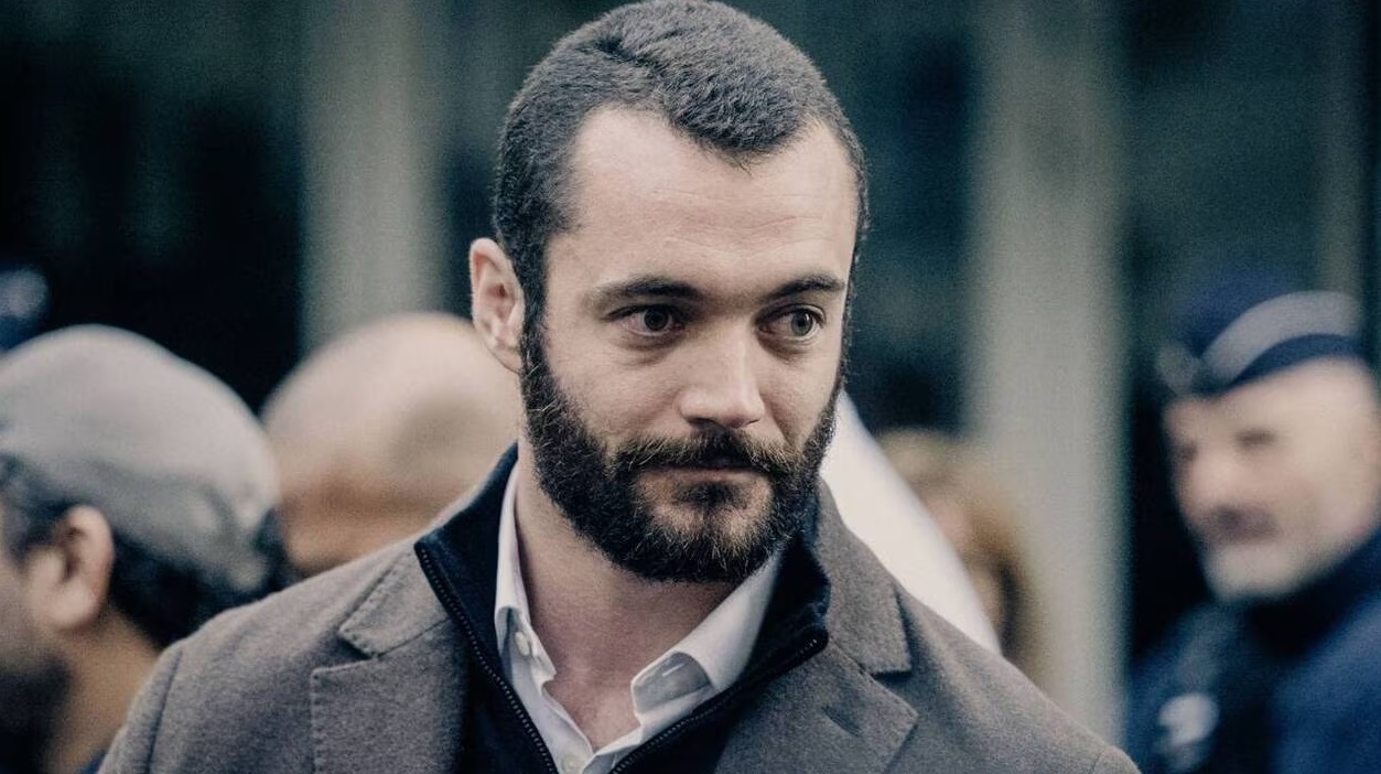 Nicolas Sarkozy libéré : la photo émouvante de son fils Louis après 21 jours de détention