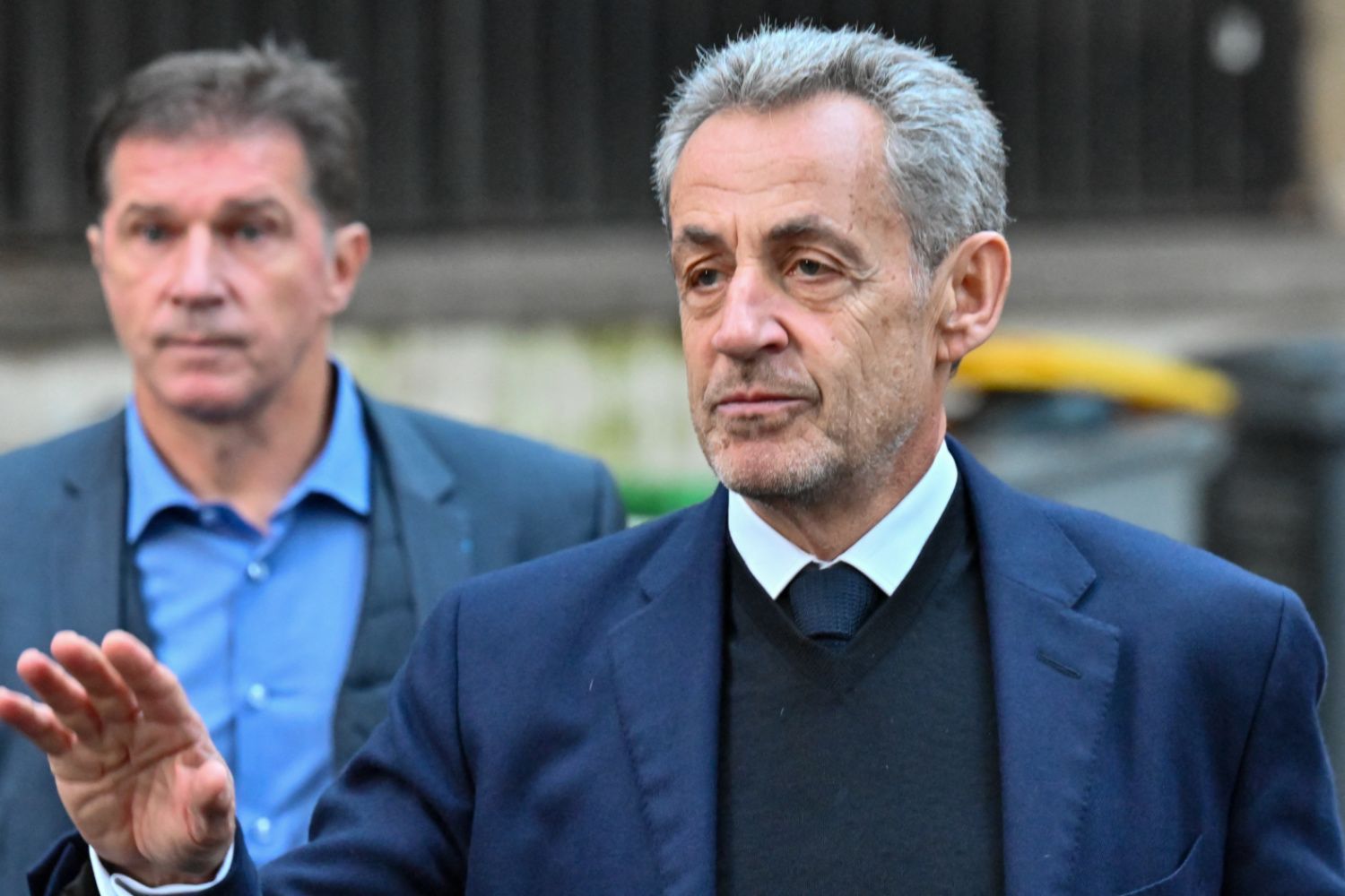 Nicolas Sarkozy submergé de lettres et de cadeaux : le phénomène inédit qui sidère la prison de la Santé